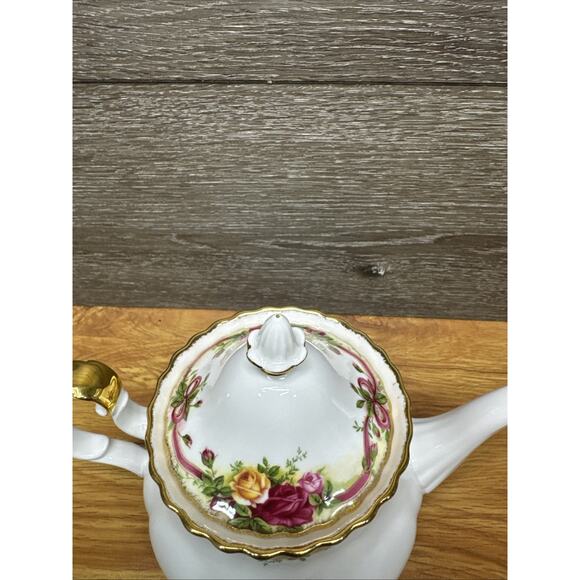 Royal Albert Ruby Celebration Ribbon Collection Christmas Teapot 7” - Picture 5 of 13